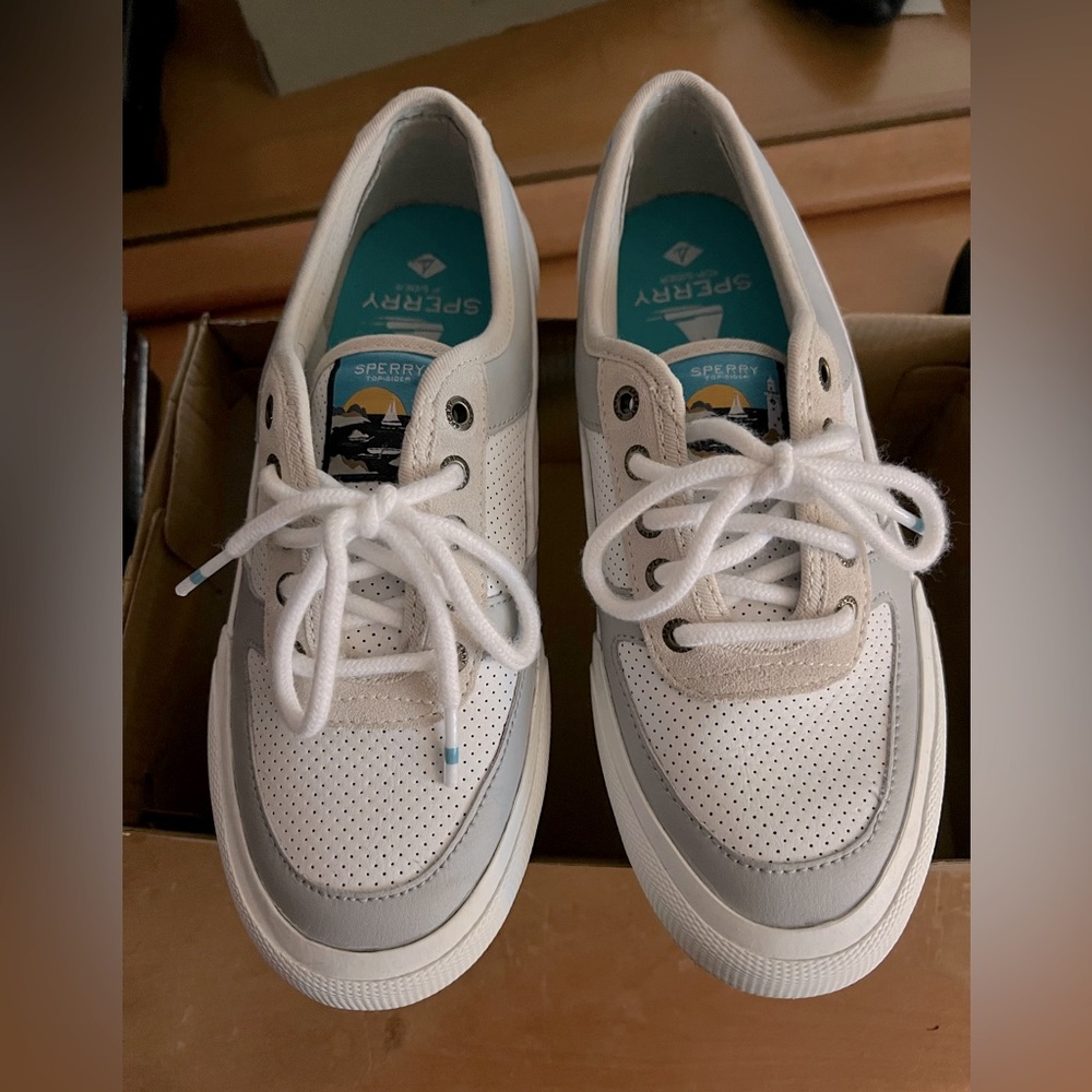 Women’s Sperry size 8 Soletide White/Grey sneakers